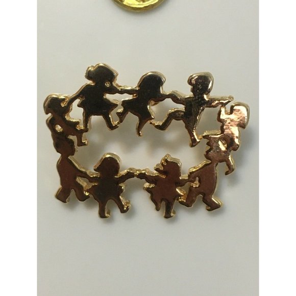 Children Holding Hands Playing Ring Around Rosey Gold Toned CTPM Collectible Pin - Picture 5 of 5